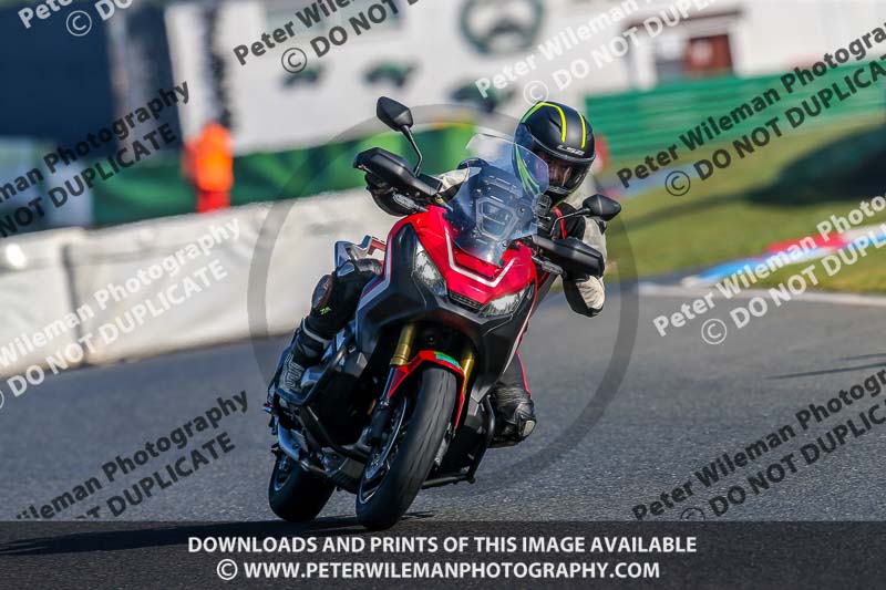 PJM Wedding Photography;enduro digital images;event digital images;eventdigitalimages;mallory park;mallory park photographs;mallory park trackday;mallory park trackday photographs;no limits trackdays;peter wileman photography;racing digital images;trackday digital images;trackday photos